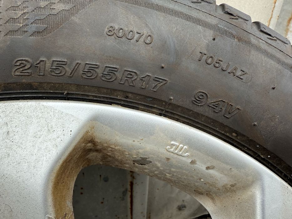 Оригинални джанти Nissan Juke 17 гуми Bridgestone 215/55R17