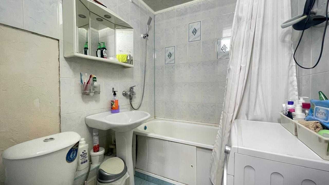 Продам 2 ком. В центре города. Университет