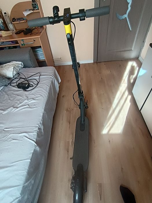 Vând trotineta electrica Xiaomi
