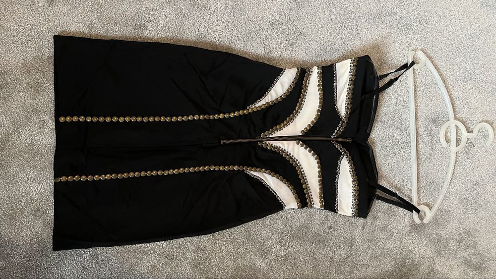 Къса рокля Bebe…