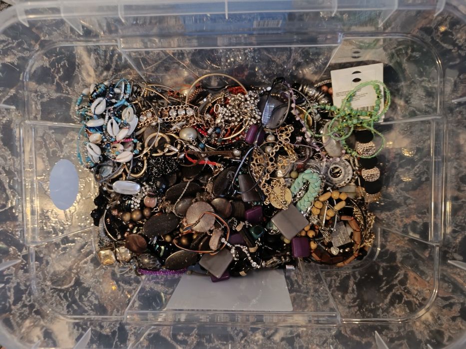 Lot bijuteri lanțuri brățări cercei vintage