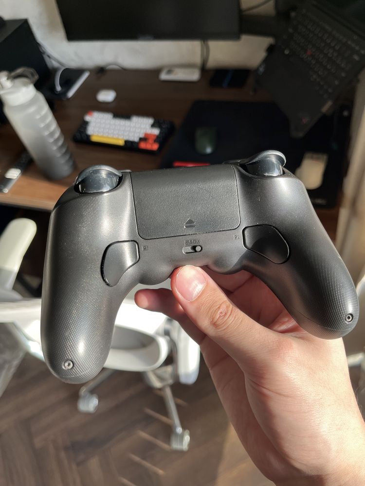 Геймпад 8BitDo Pro 2 Bluetooth в отличном состоянии
