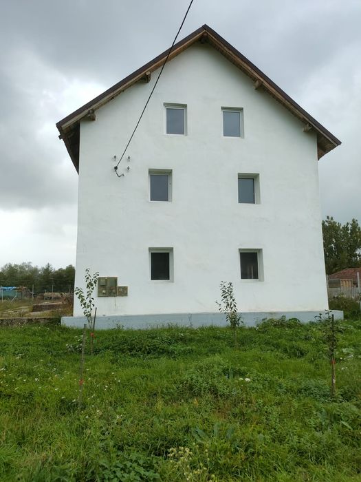 Hala in Romanasi 360 m²