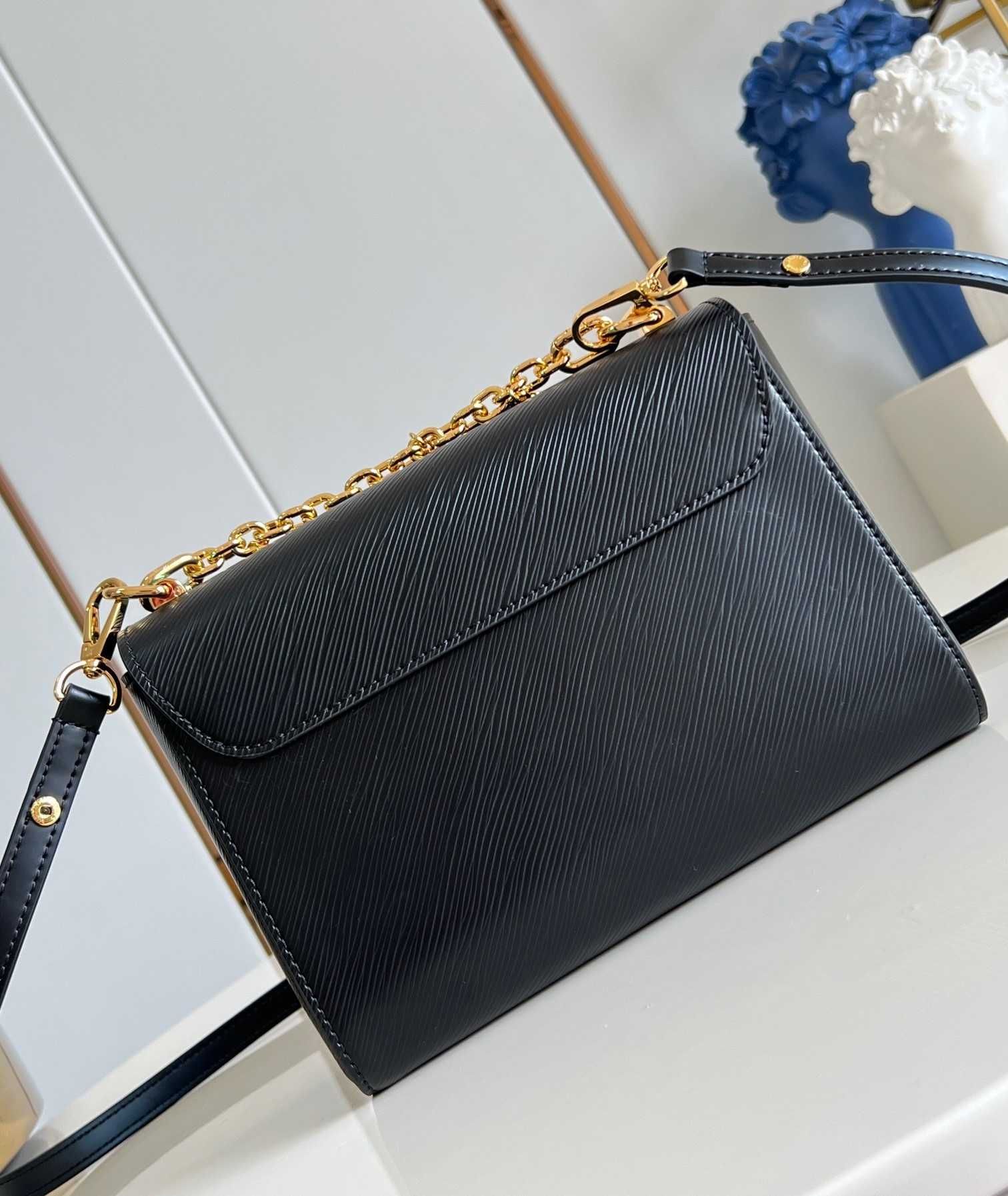 Geanta LV Louis Vuitton Twist 23 cm, Premium
