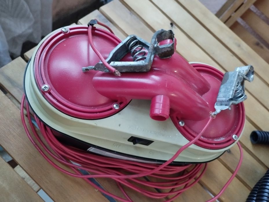 Електрическа помпа Bravo за лодки, гуми, дюшеци