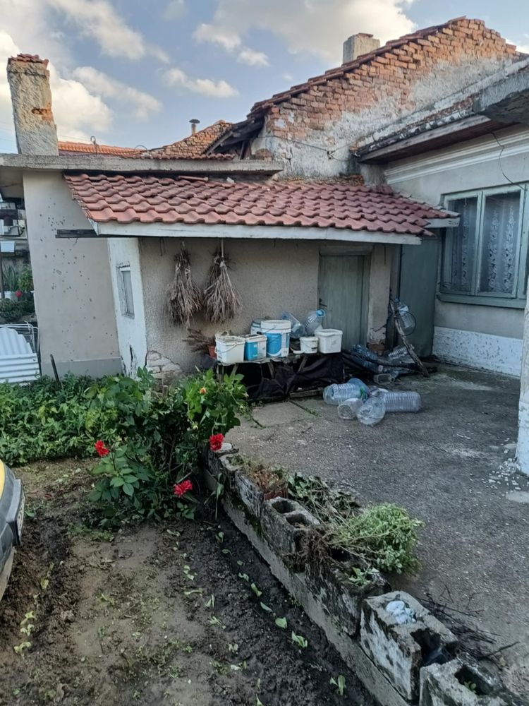 Продаваме къща в района на магазин Лидл