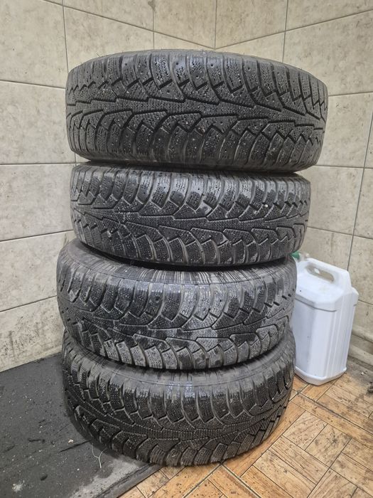 Продается зимние шины 195/65R15