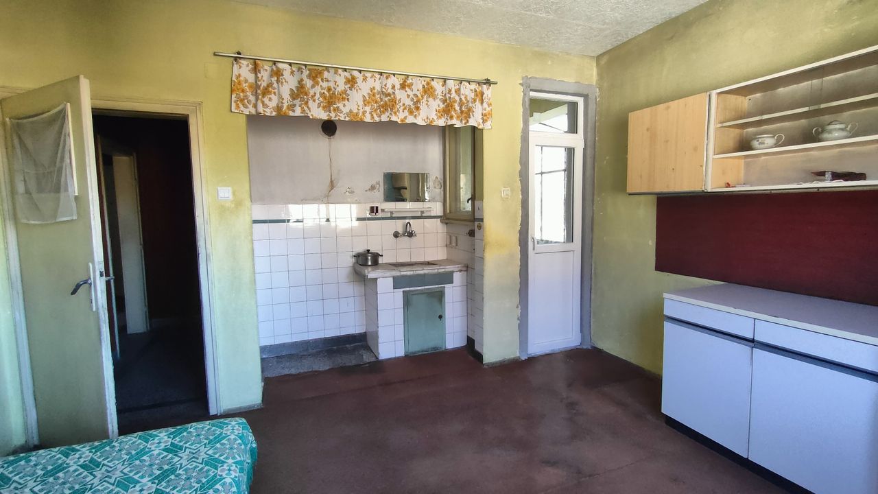 Продава се Тристаен апартамент в Велико Търново, Център - 128 кв.м за 704 €/кв.м - Снимка #8