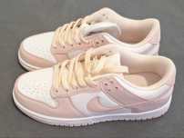 Adidiasi pentru femei Nike Dunk Low Roz