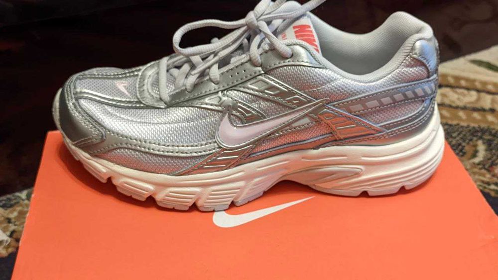 Nike Initiator кроссовки оригинал 37