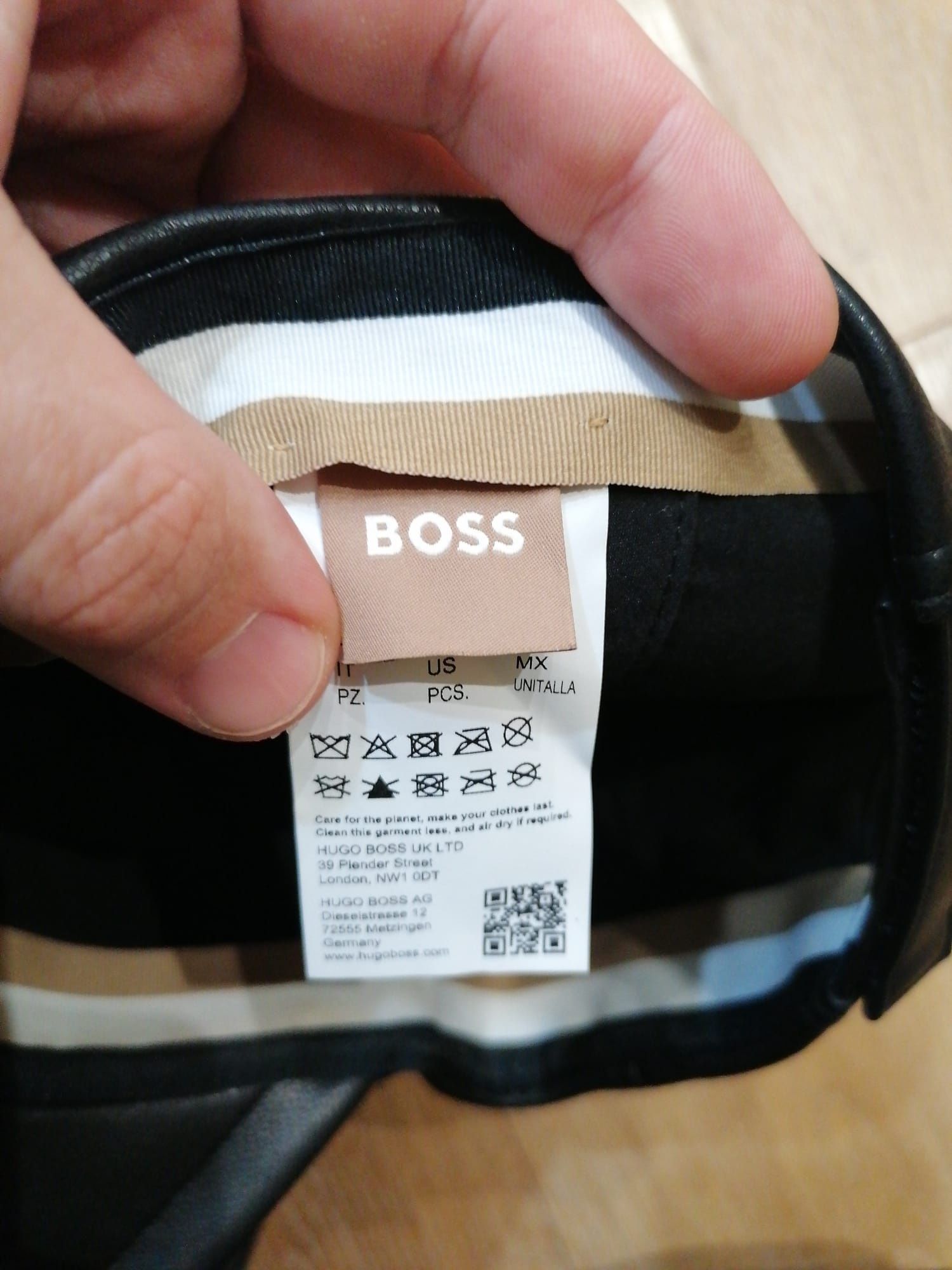 Hugo Boss оригинална кожена шапка