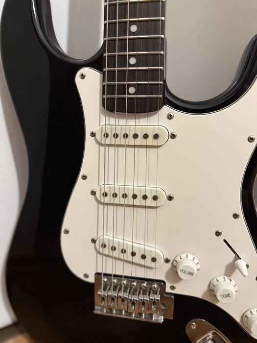 Електрическа китара Fender тип стратокастер