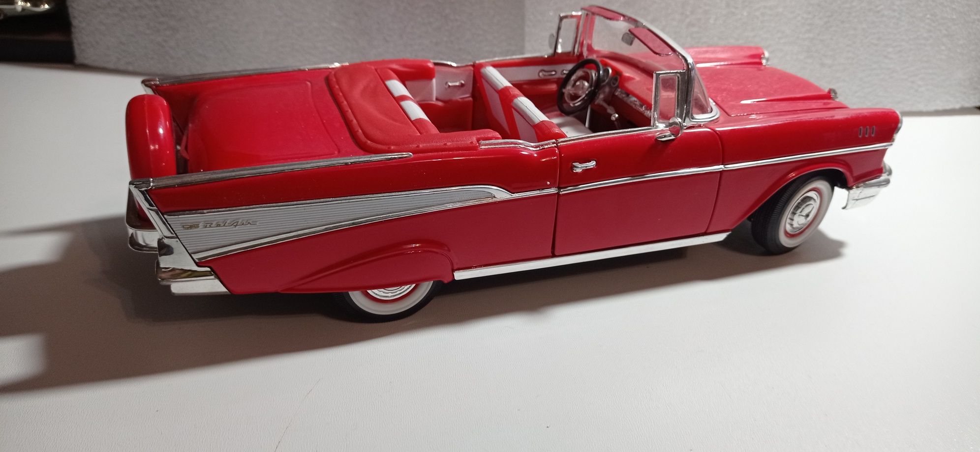 Два Модел Chevrolet Bel Air 1957 и Corvet 1961