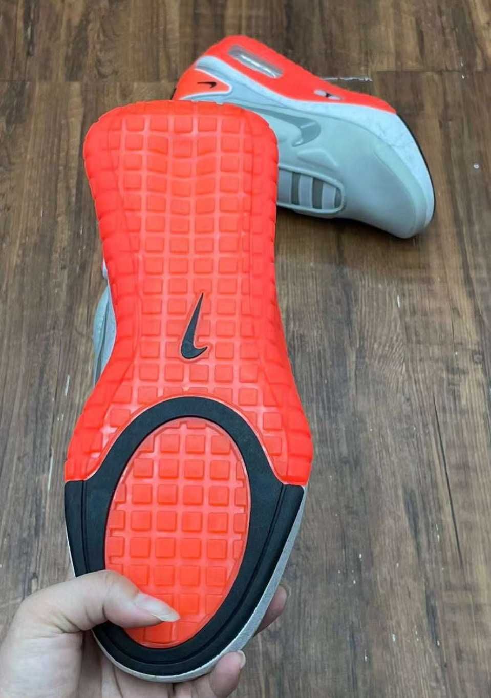 Мъжки маратонки Nike air max Auto Adapt налични 42 и 44