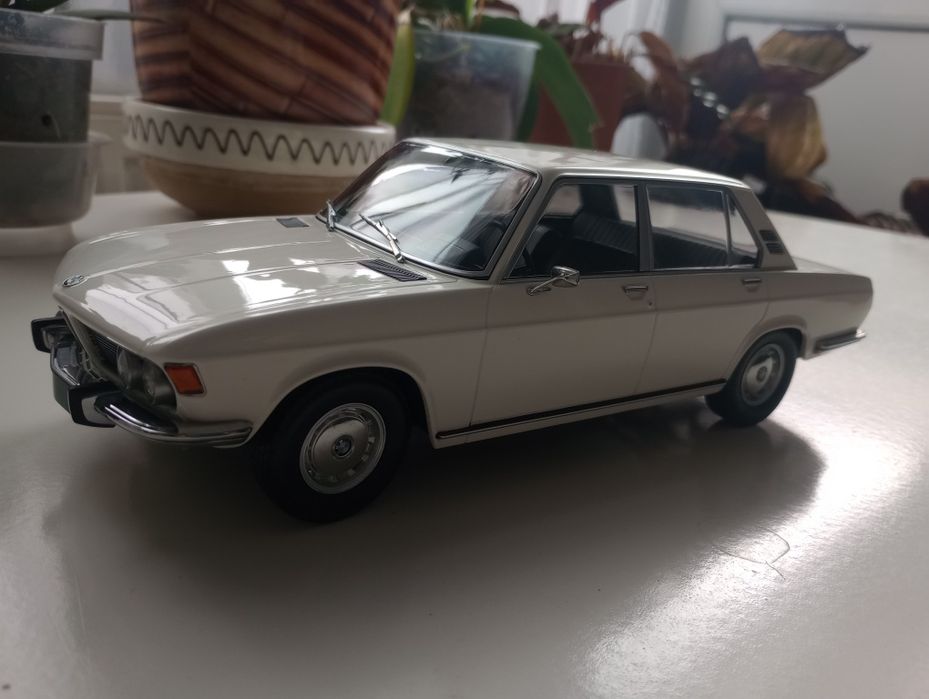 Machetă BMW 2500 minichamps 1/18