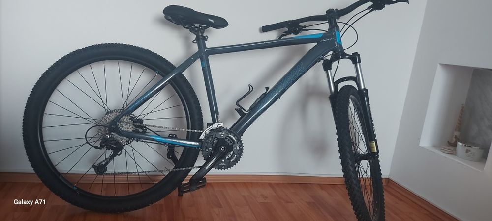 Bicicleta  28" cu cadru aluminiu