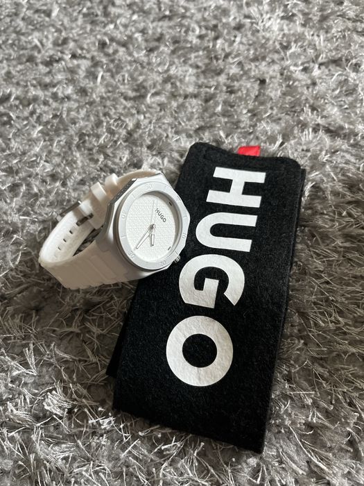 Часовник на hugo boss топ качесто чисто ново