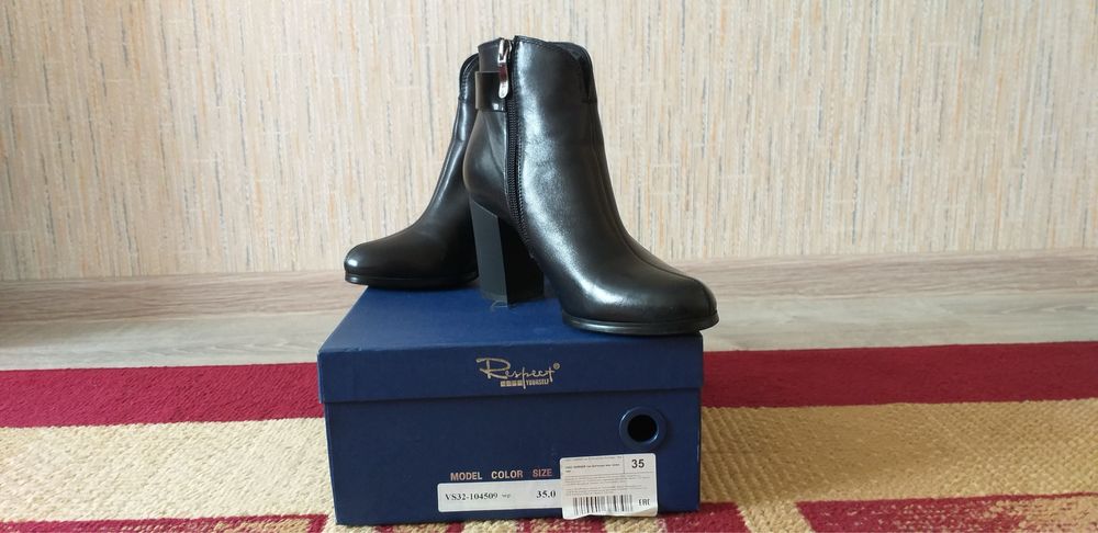 Сапоги женские,в отличном состоянии