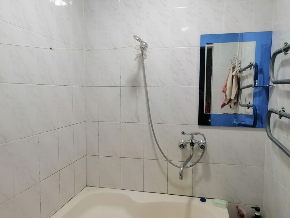 Срочно 1 хонали 2 хона килинган квартира сотилади