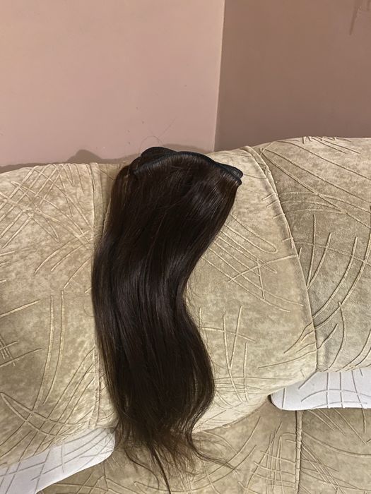 Естествена коса. Подходяща е за трайно поставяне