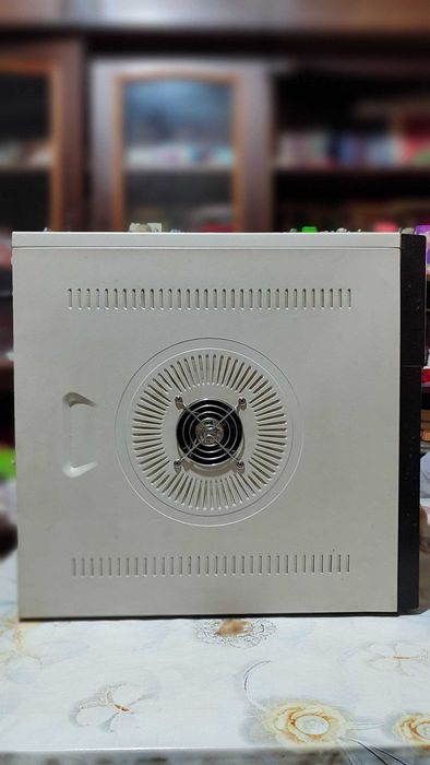 Компьютерный кейс DDR3, Pentium 4, 2Гб ОЗУ, HDD 40Гб, DVD-ROM