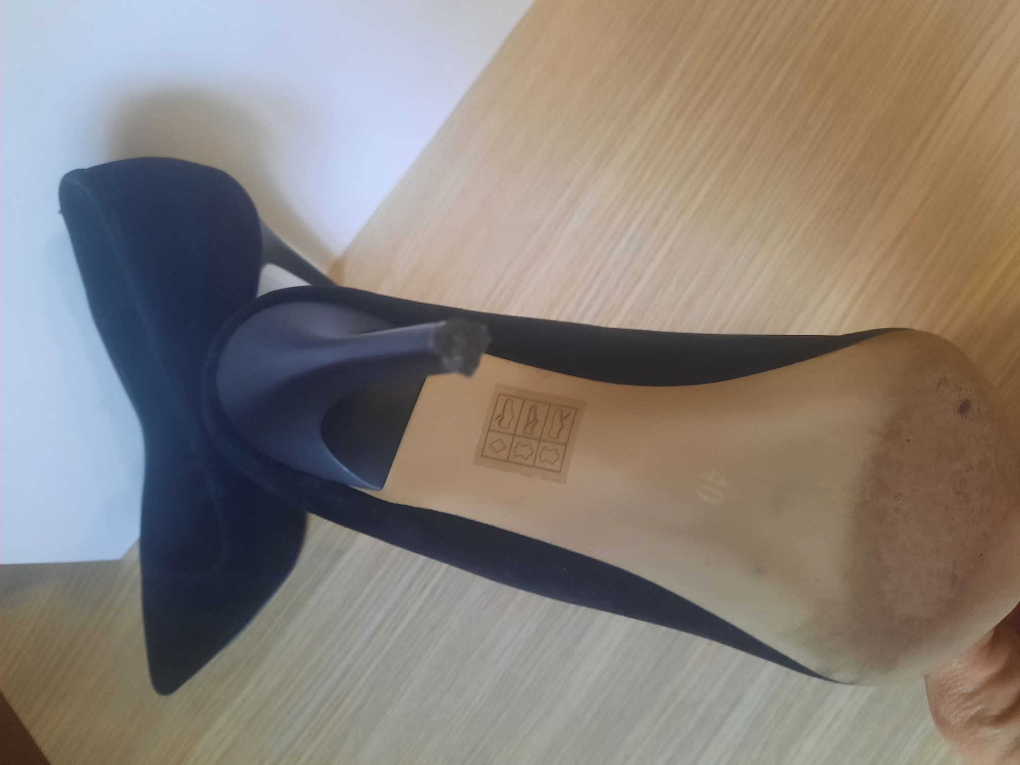 Pantofi stileto, nr 40