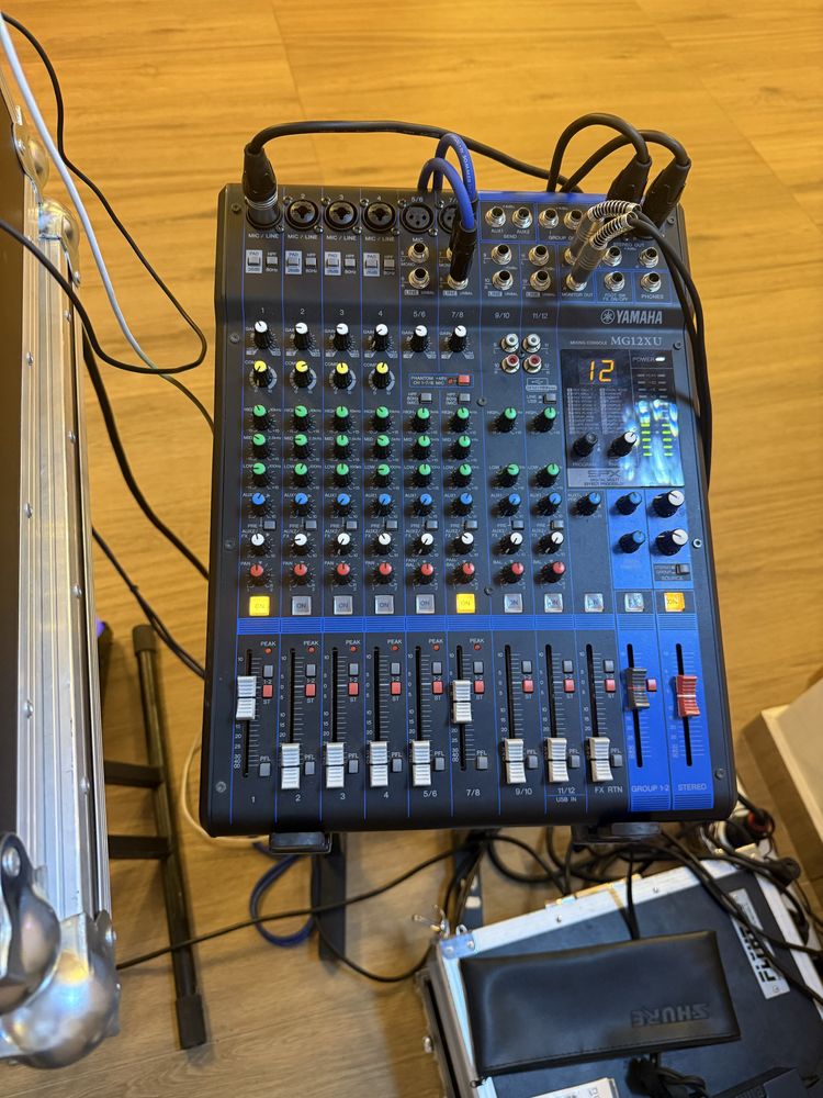 Yamaha MG12XU mixer efecte Flightcase Thomann
