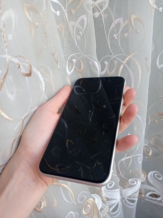 IPhone 11 с гарантией