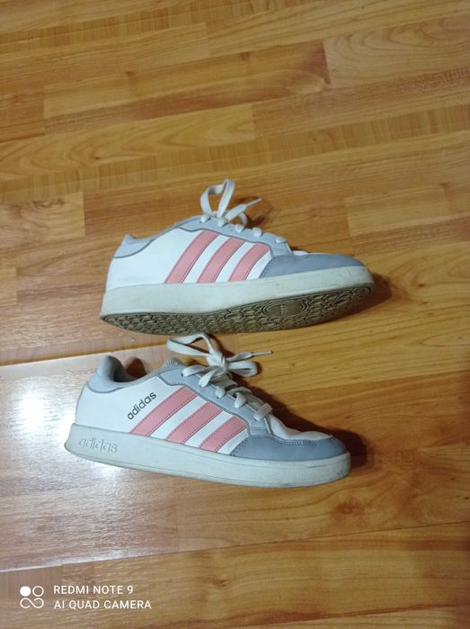 Adidasi Adidas stare buna,sector 6 Bucuresti