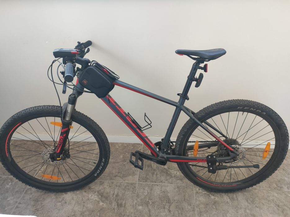 Велосипед брендовый.