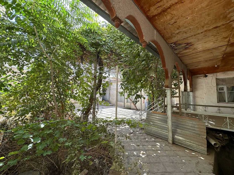 4 sotixli uchastka barcha jihozlari bilan birga sotiladi.