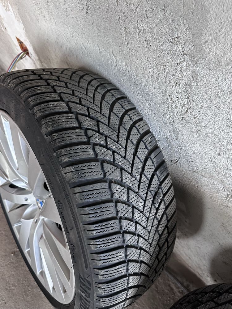Vând jante BMW style 254 pe 18’ dotate cu anvelope de iarnă