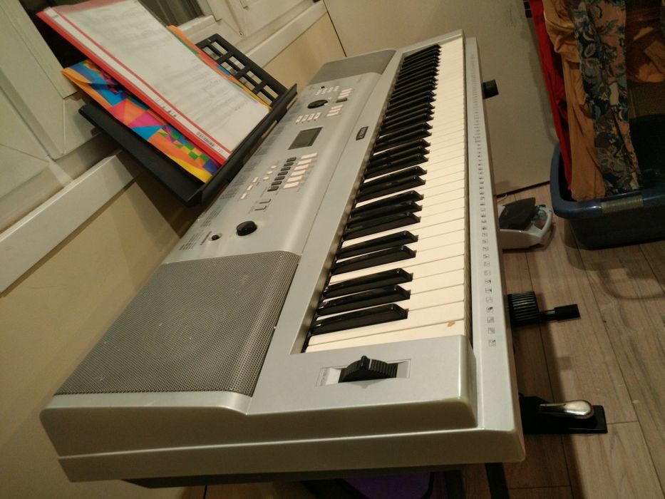 Yamaha Portable Grand dgx-220 дигитално пиано