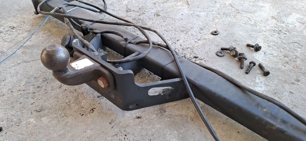 Carlig de remorcare Renault Trafic/Carlig Vivaro
