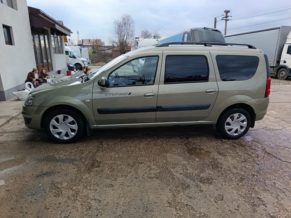 Vând Logan MCV 1.6 !