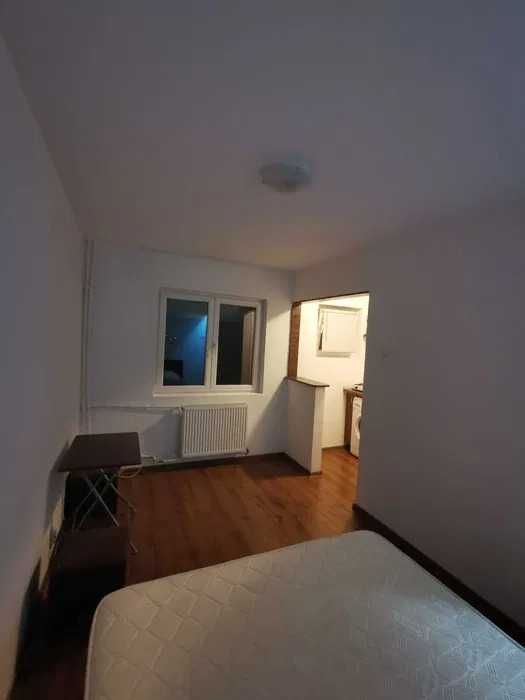 Inchiriez garsoniera