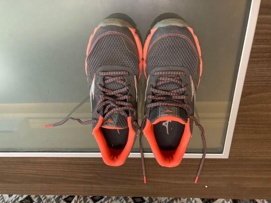 MIZUNO Wave Kien 4 // размер 36.5