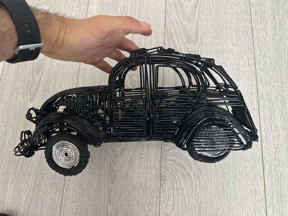 Ръчно изработена кола от тел