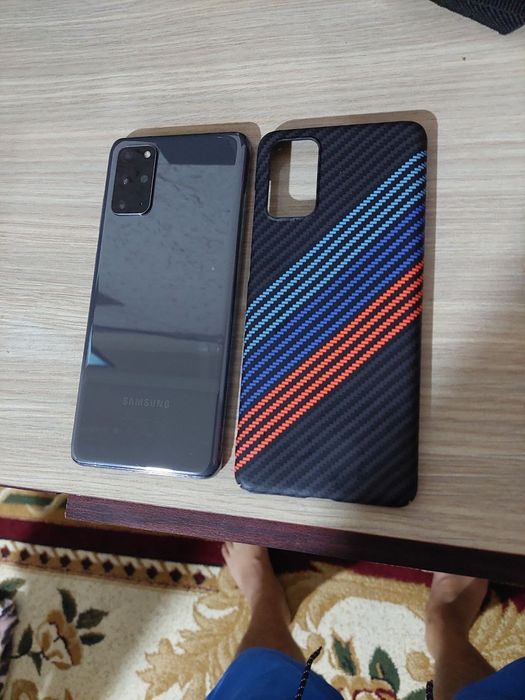 Samsung S20 plus сотилади 200$.