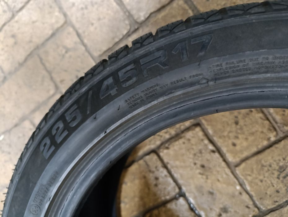 Зимни гуми MOMO 225/45/17 dot 2023