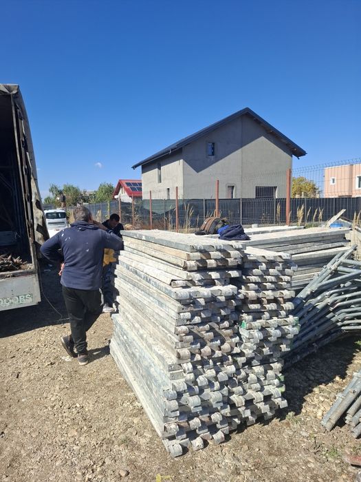 Închiriez schela și popii metalici