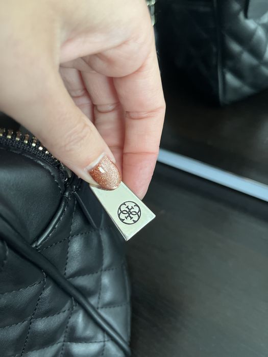 Дамска чанта Guess