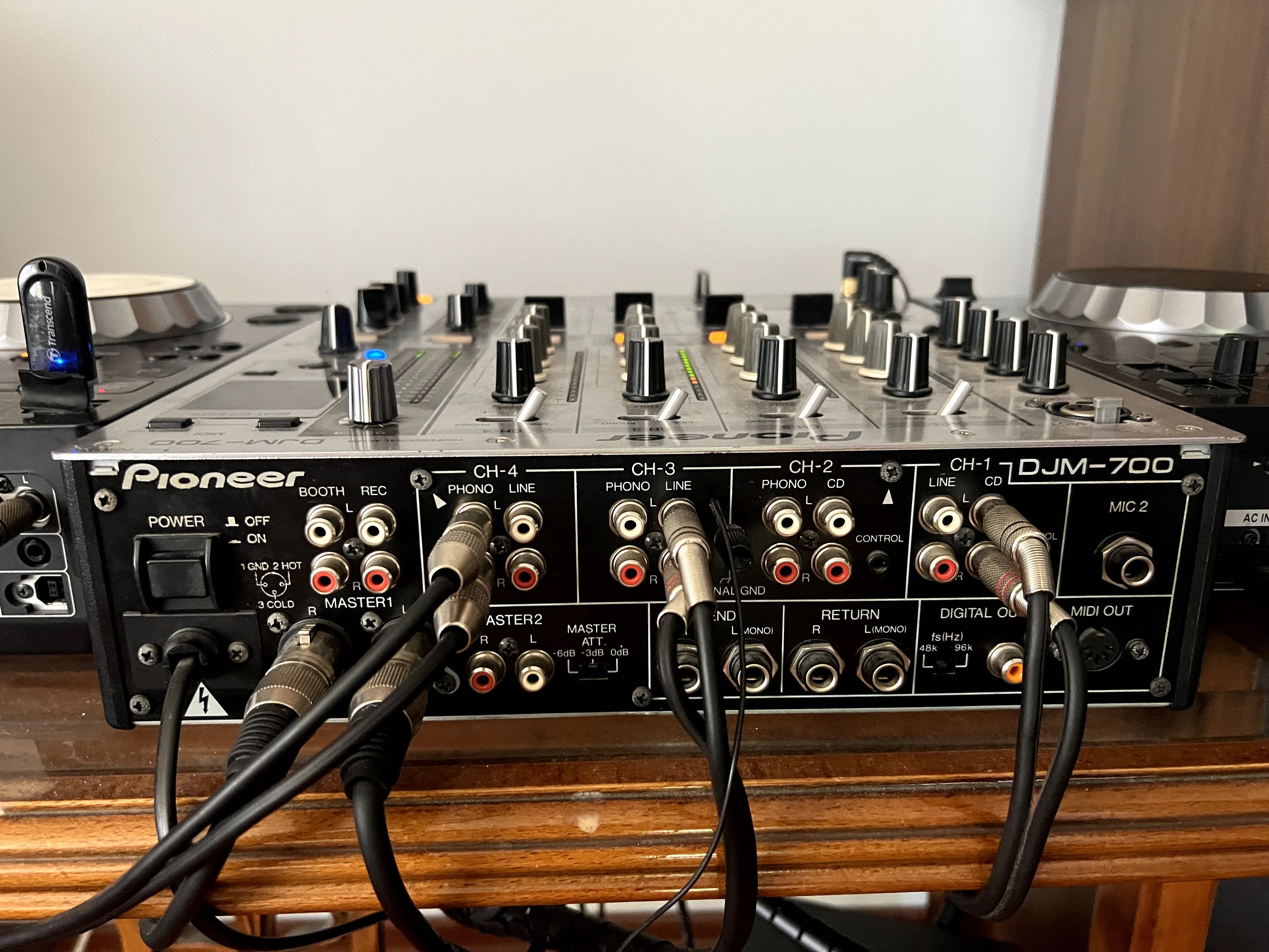 2x Pioneer CDJ-350 + DJM-700 миксер