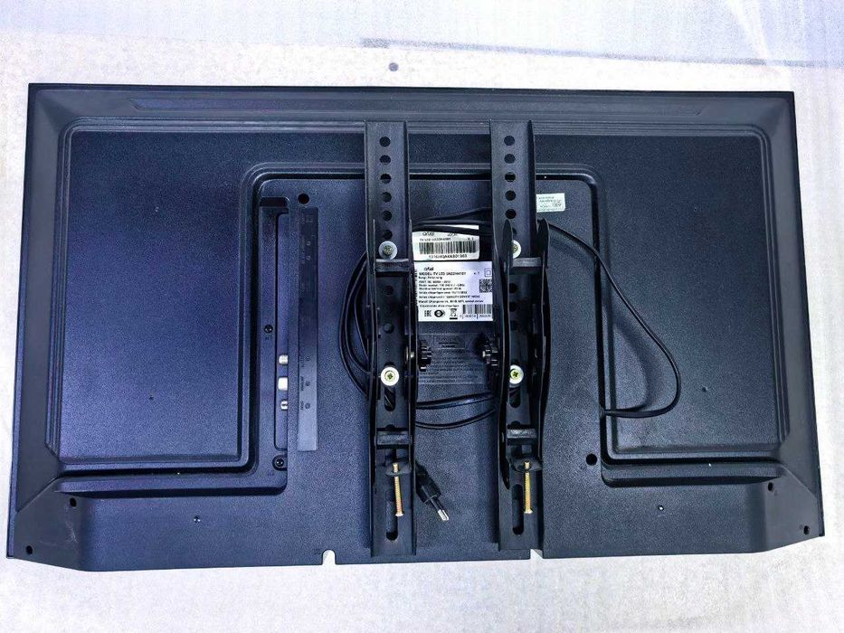 TV LED UA 32H4101 + настенное крепление