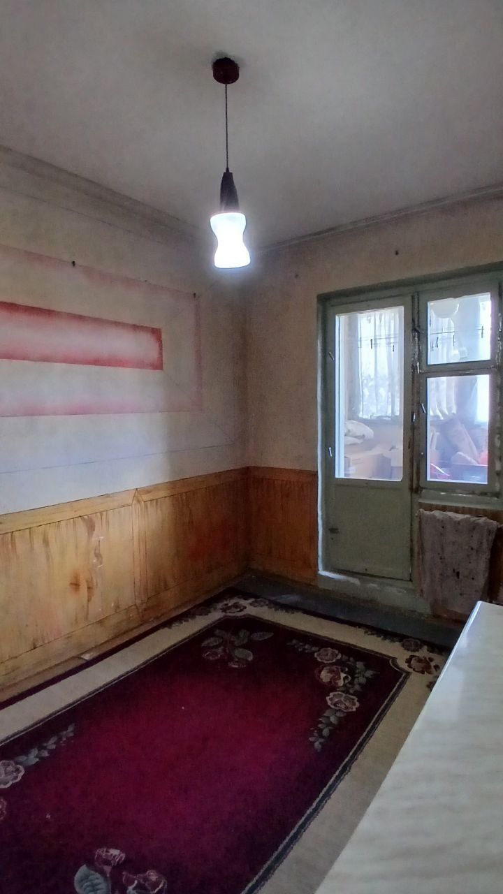 Kvartira qizlarga sheriklikka