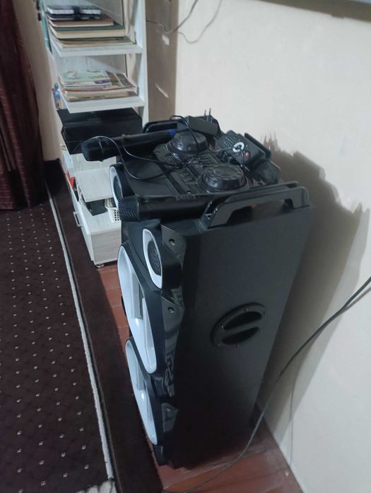 Колонка с микрофонами