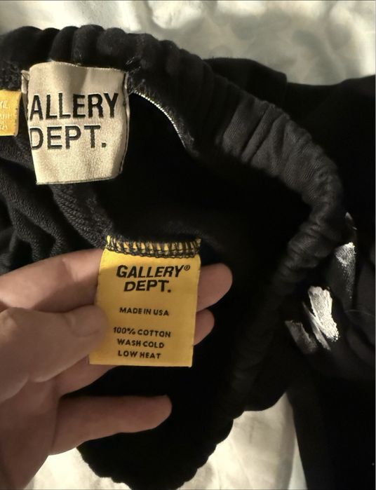 Pantaloni gallery dept