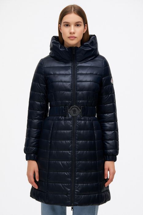 Распродажа курток “Moncler”