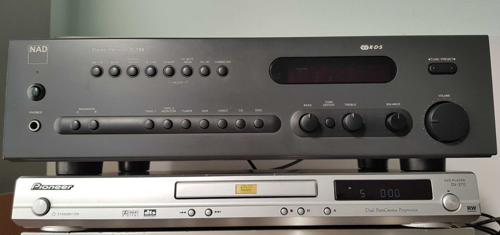 NAD C 740 amplificator stereo receiver statie preamplificator Top