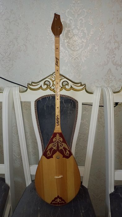 Домбыра в хорошем состояний